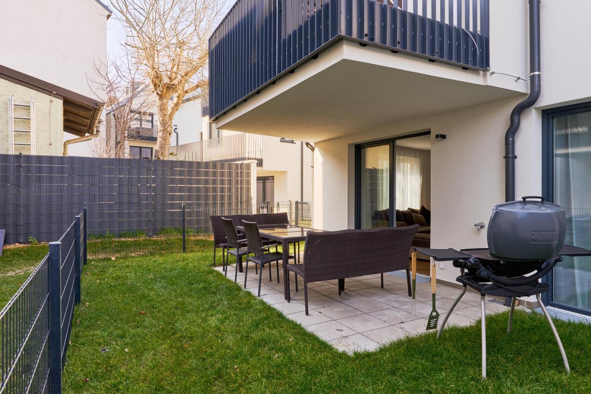 Aparthotel Symphony - Garden, Terrace And Grill *